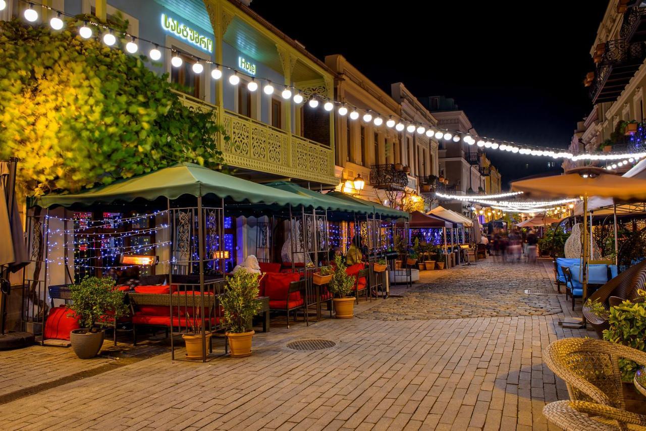 Hotel Adora Tbilisi Exteriör bild